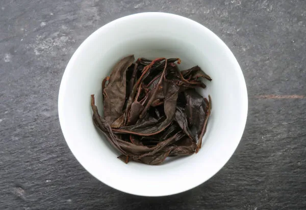 Feuilles infusées du Black Yancha