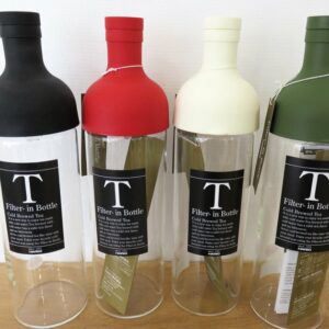 4 modèles de bouteilles hario : noire, rouge blanche et verte.