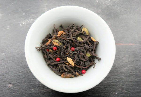 feuilles sèches de thé chaï