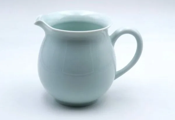 pichet en porcelaine céladon