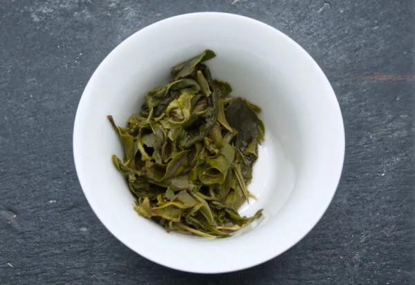 Feuilles infusées de Shiding Bi Luo Chun