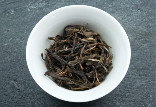 Puerh sheng Lincang Lao Shu Maocha 2025