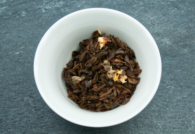 Feuilles infusées de thé Ume Cha